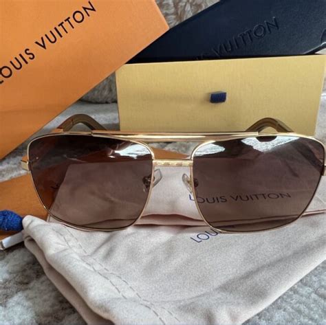 Louis Vuitton Pilot Sunglasses for Men for sale 